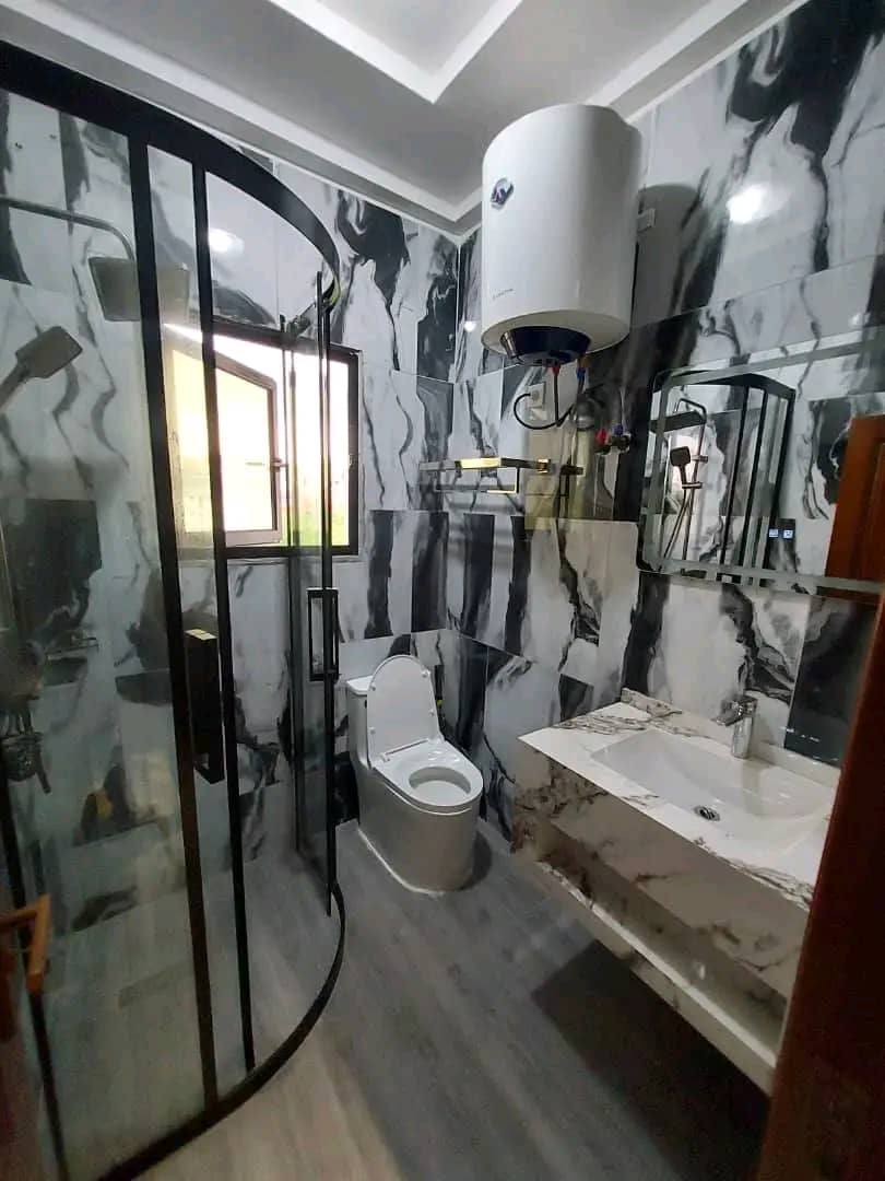Appartement à louer - Yaoundé, Mfandena, omnisport - 1 salon(s), 1 chambre(s), 1 salle(s) de bains - 350 000 FCFA / mois