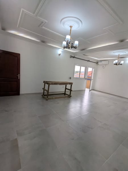 Appartement à louer - Yaoundé, Ngousso, ngousso - 1 salon(s), 3 chambre(s), 3 salle(s) de bains - 240 000 FCFA / mois