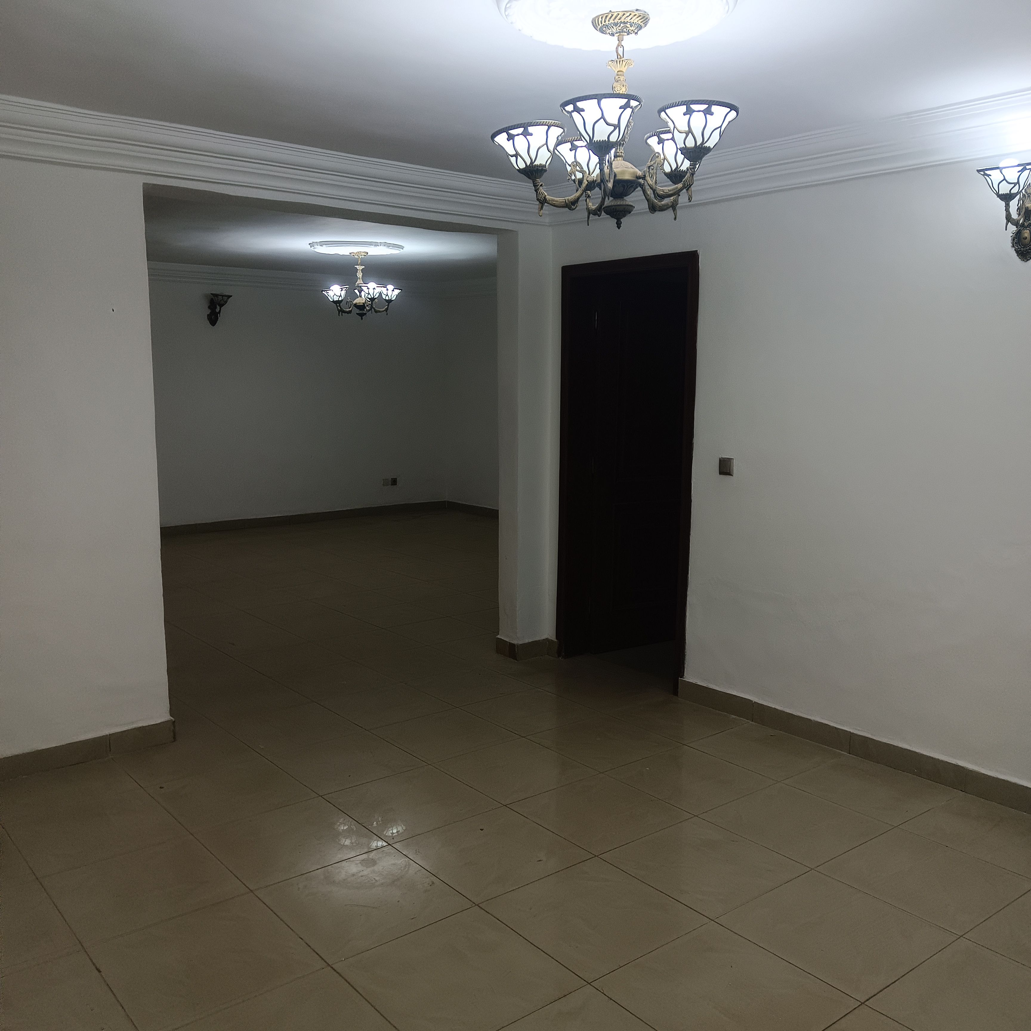 Office to rent at Yaoundé, Bastos, Bastos - 150 m2 - 500 000 FCFA
