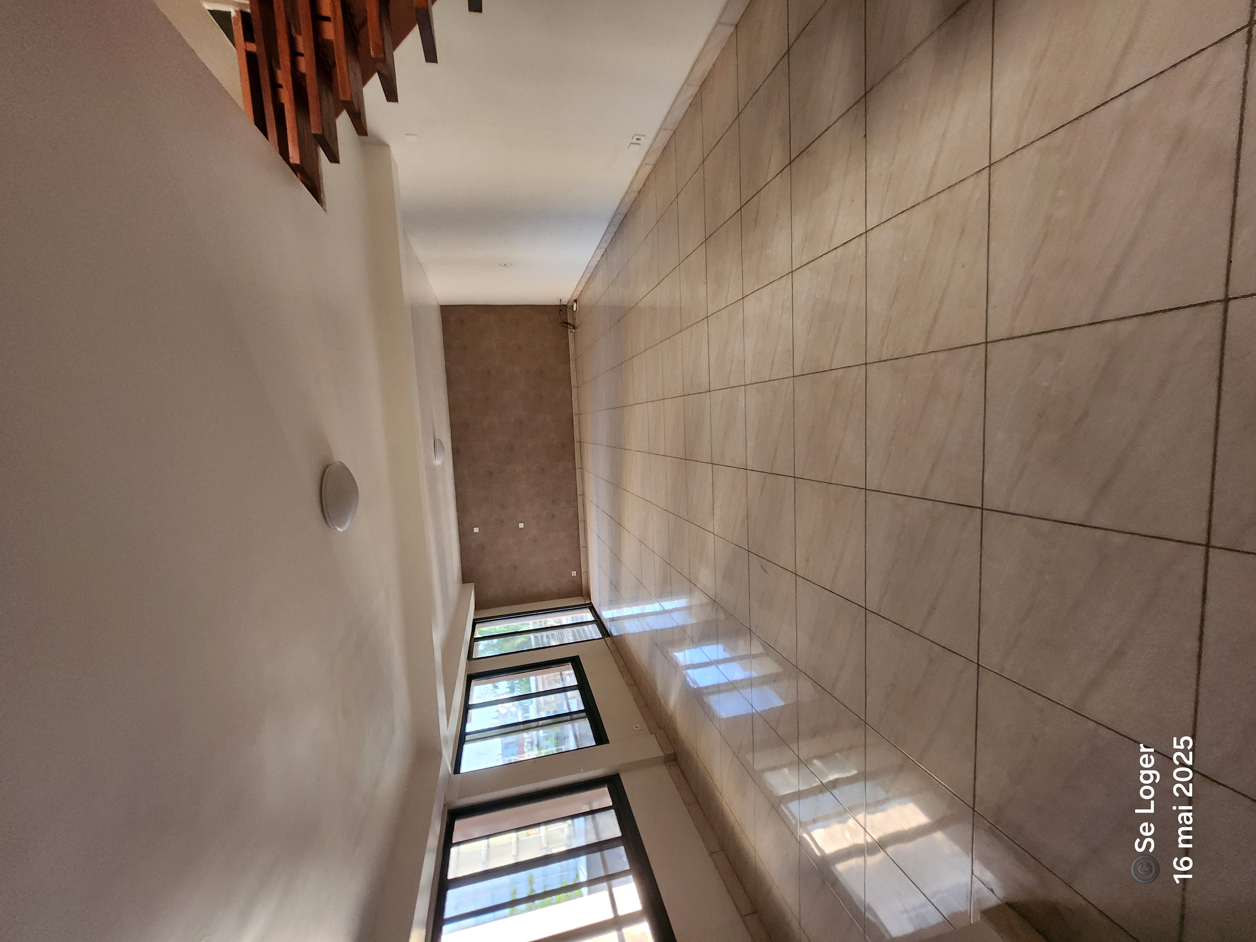 Apartment to rent - Douala, Bonapriso, Pharmacie du plateau - 1 living room(s), 2 bedroom(s), 3 bathroom(s) - 900 000 FCFA / month