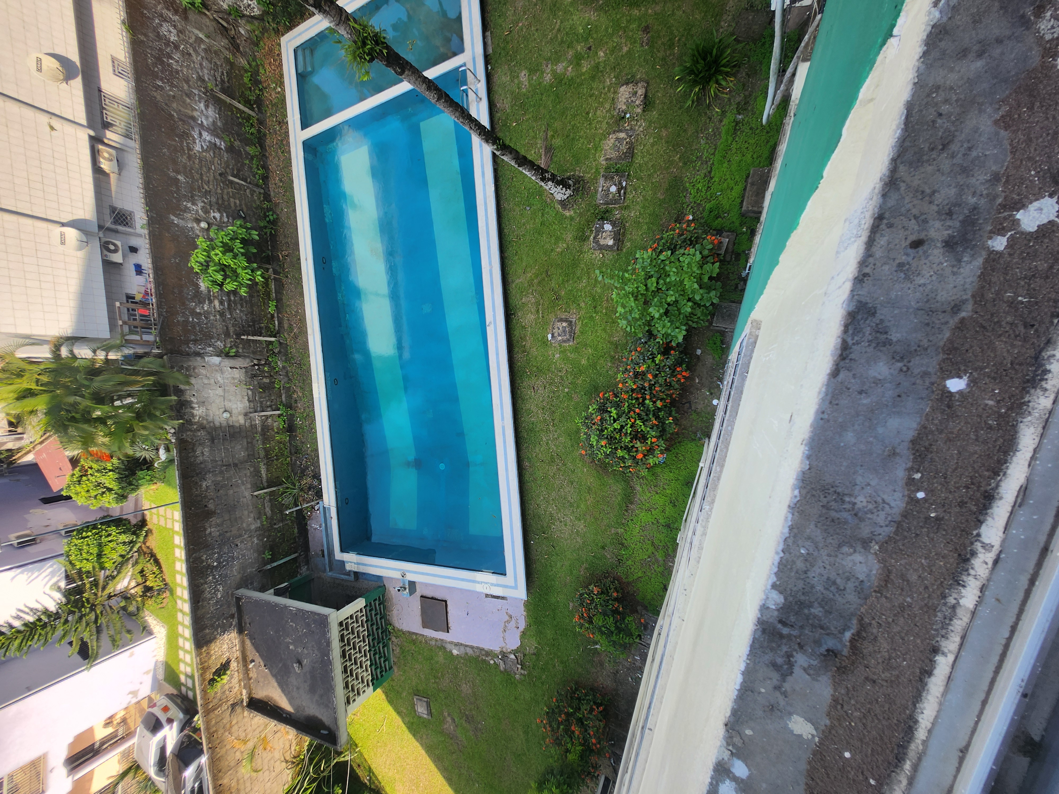 Apartment to rent - Douala, Bonapriso, Hydrocarbures - 1 living room(s), 3 bedroom(s), 2 bathroom(s) - 800 000 FCFA / month