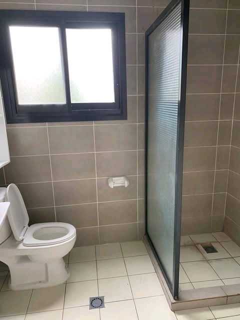 Appartement à louer - Yaoundé, Bastos, Bastos - 1 salon(s), 2 chambre(s), 3 salle(s) de bains - 600 000 FCFA / mois