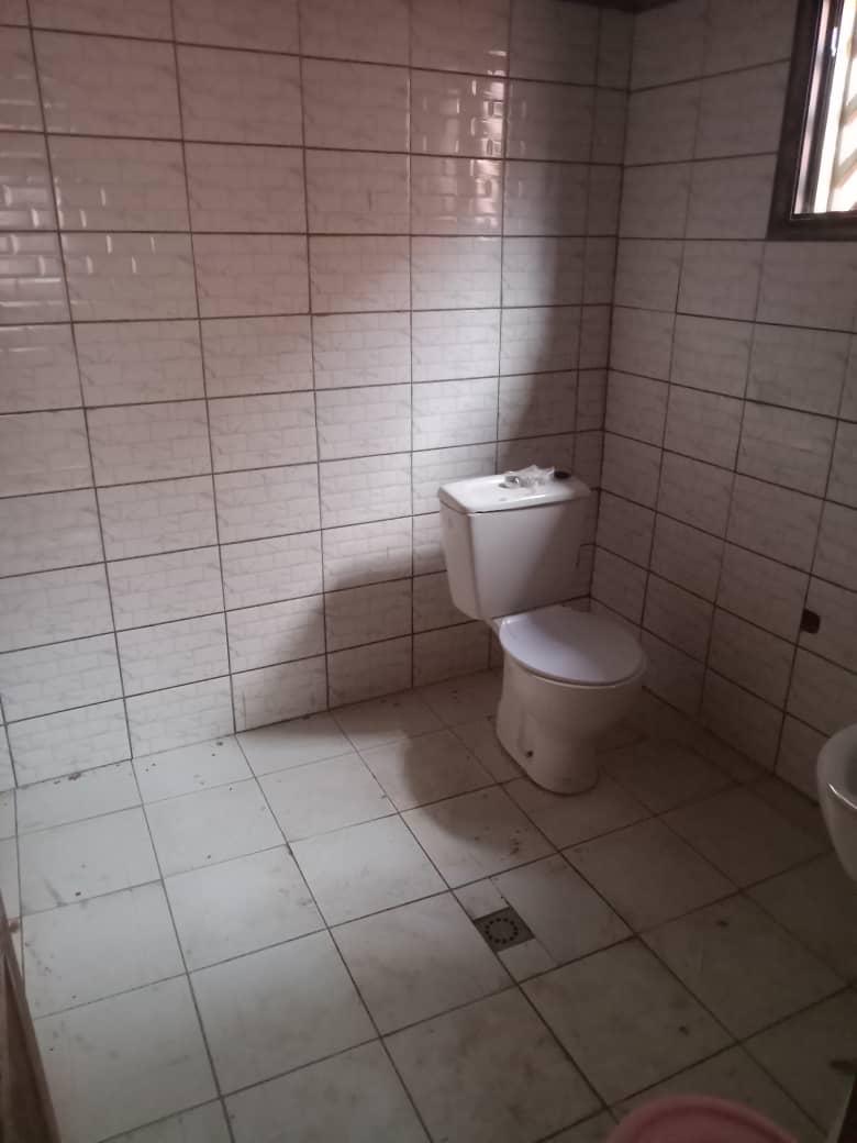 House (Villa) for sale - Yaoundé, Soa, Tsinga village carrefour international - 1 living room(s), 3 bedroom(s), 2 bathroom(s) - 30 000 000 FCFA / month