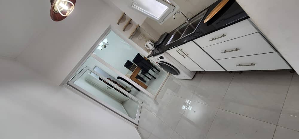 Apartment to rent - Yaoundé, Bastos, Bastos centre - 1 living room(s), 2 bedroom(s), 3 bathroom(s) - 600 000 FCFA / month
