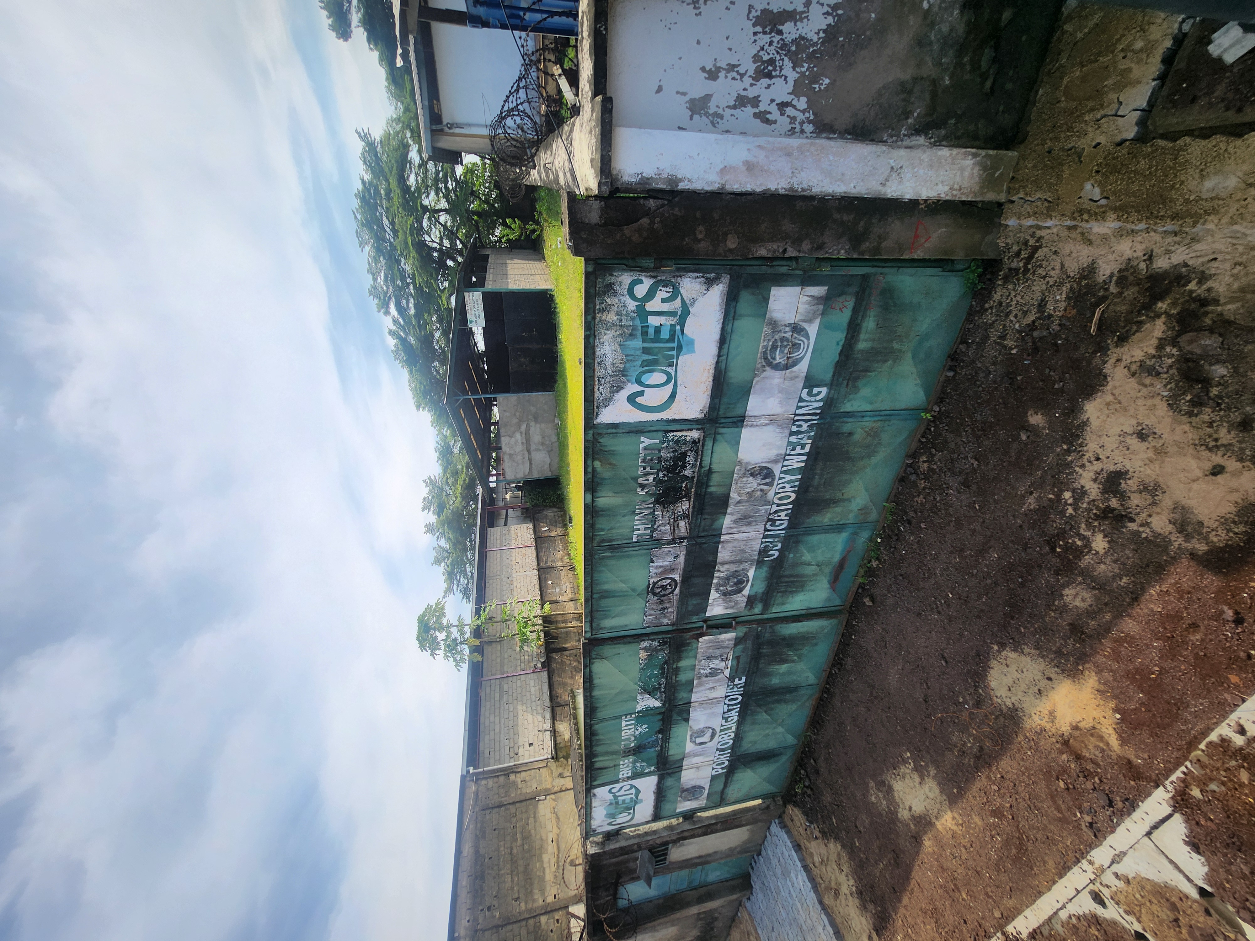 Store to rent at Douala, Port, Dangote - 1200 m2 - 1 500 000 FCFA