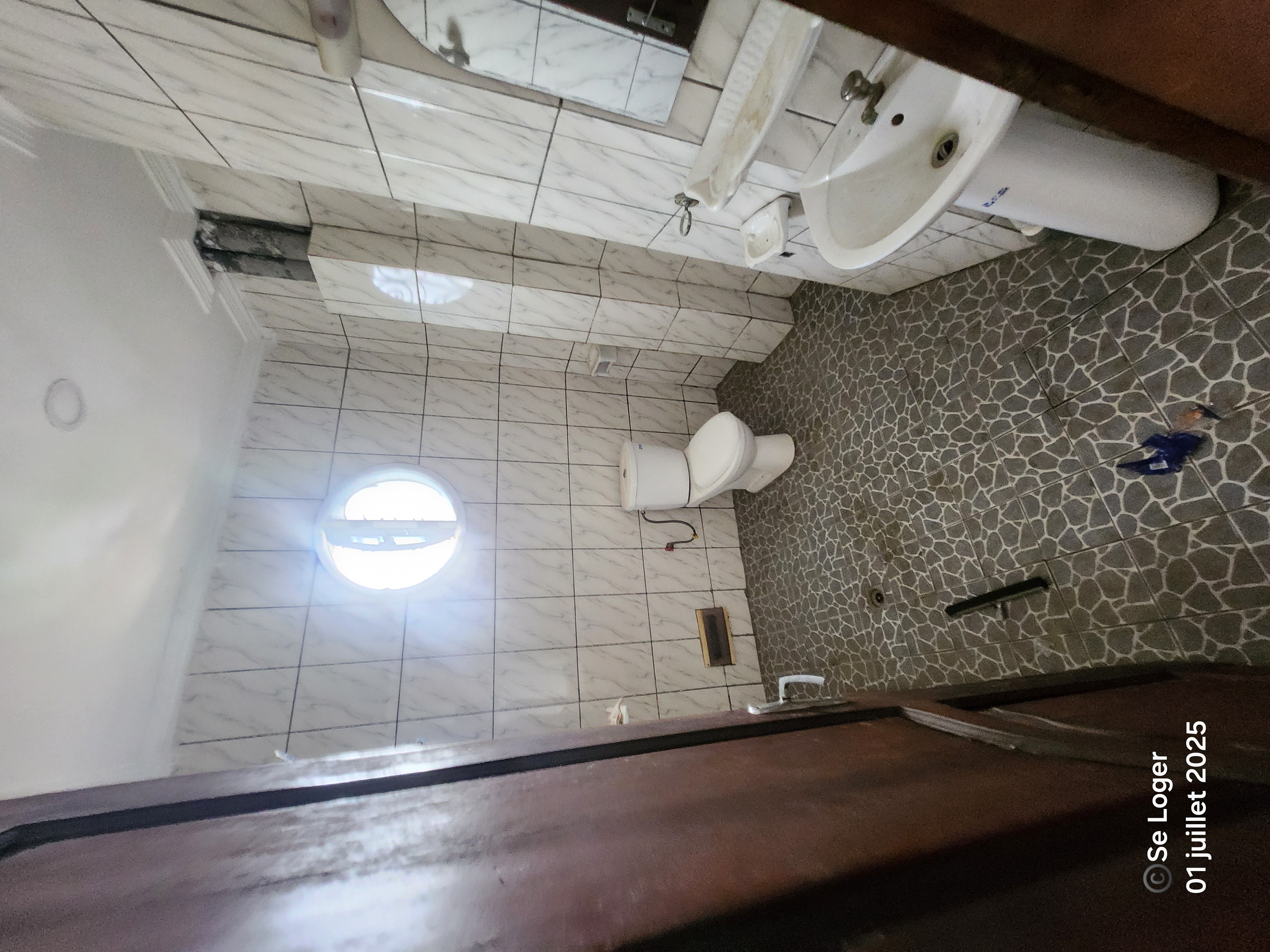 Apartment to rent - Douala, Logbessou I, Nickel oil - 1 living room(s), 2 bedroom(s), 2 bathroom(s) - 150 000 FCFA / month