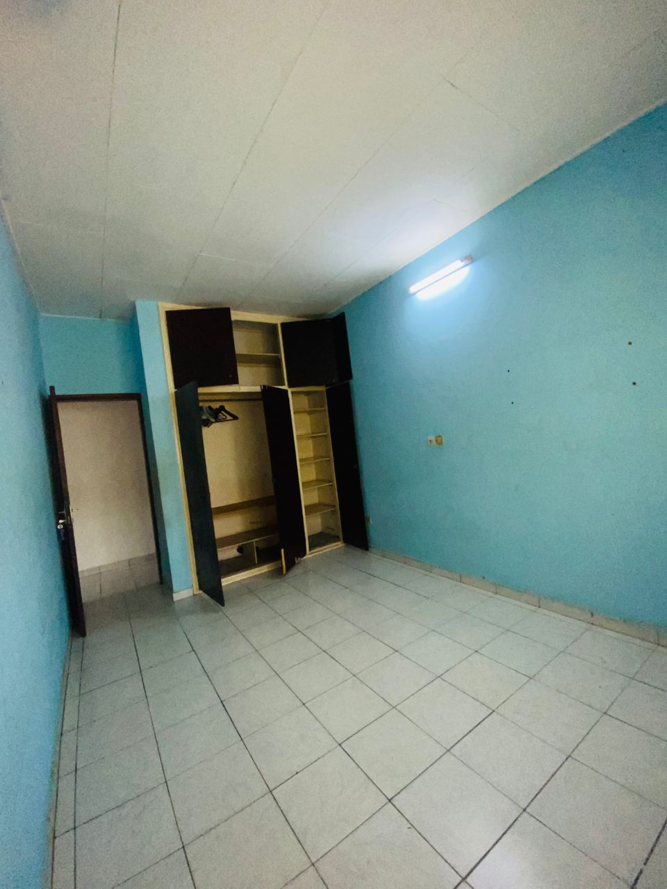 House (Villa) to rent - Douala, Bonamoussadi, Yoro djoss - 1 living room(s), 3 bedroom(s), 2 bathroom(s) - 350 000 FCFA / month