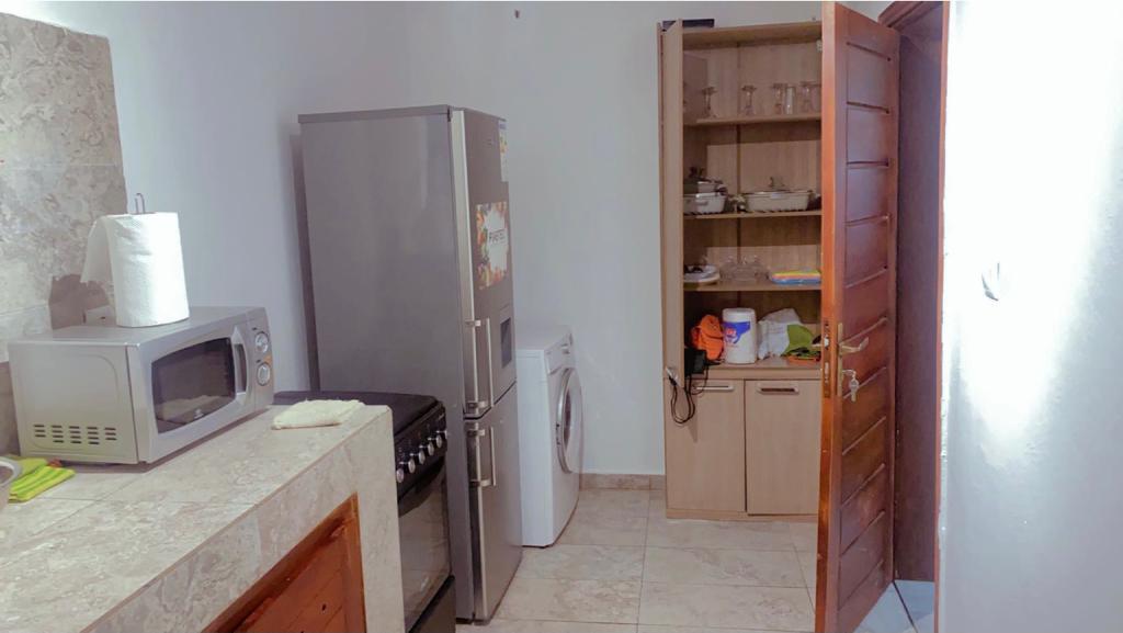 House (Villa) to rent - Yaoundé, Bastos, Golf - 1 living room(s), 2 bedroom(s), 2 bathroom(s) - 600 000 FCFA / month