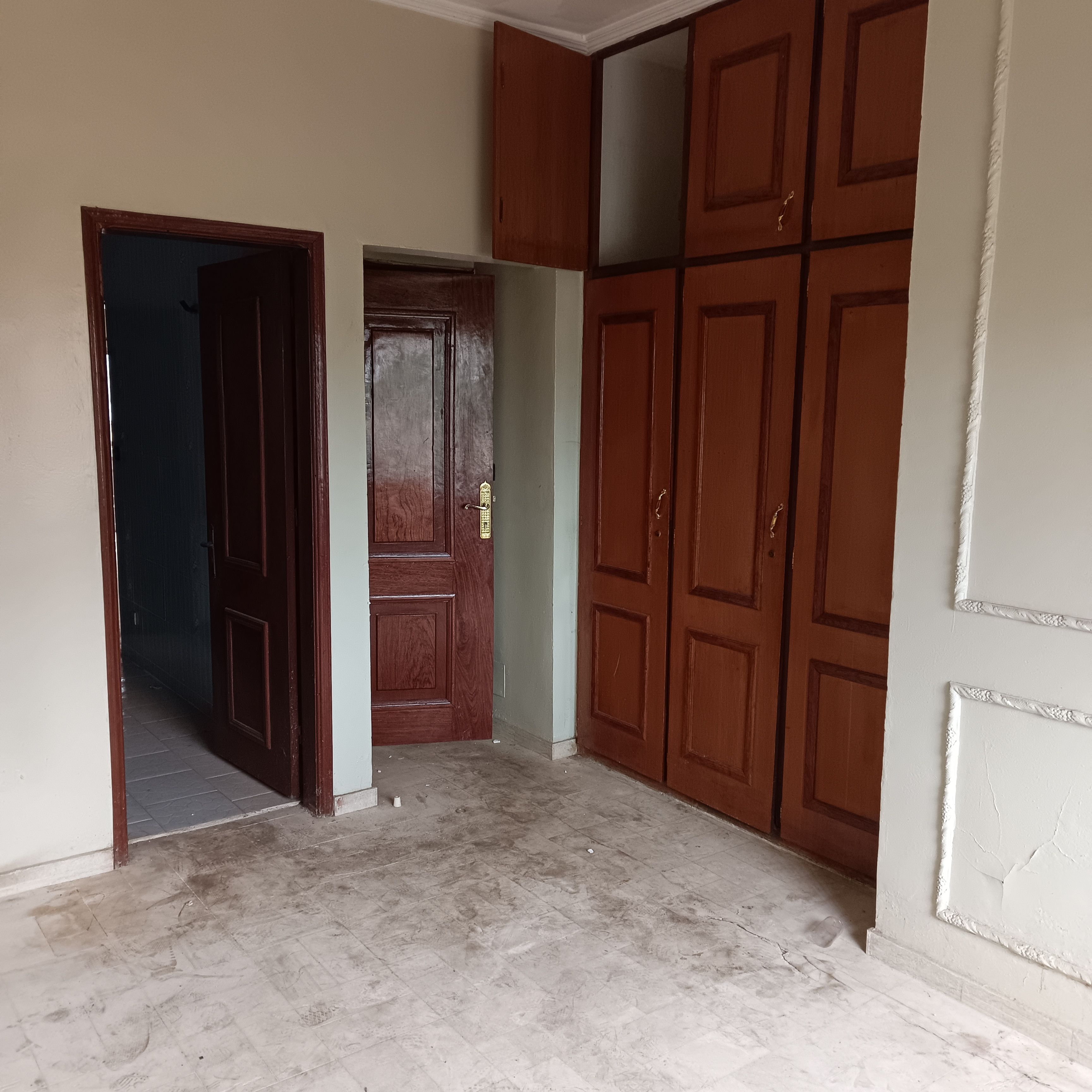 Office to rent at Yaoundé, Bastos, Bastos - 1000 m2 - 3 500 000 FCFA