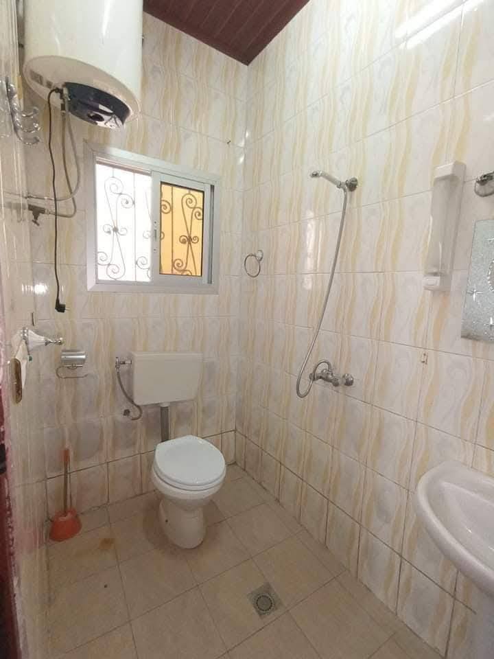 House (Duplex) to rent - Yaoundé, Bastos, bastos - 2 living room(s), 4 bedroom(s), 4 bathroom(s) - 1 000 000 FCFA / month