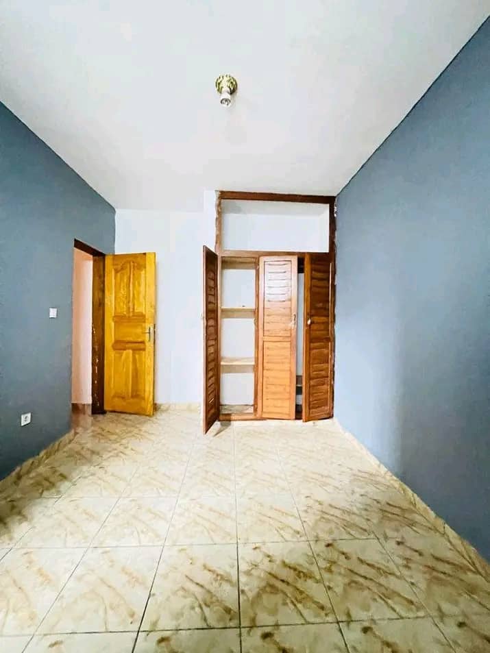 Studio to rent - Douala, Logpom, logpom - 45 000 FCFA / month