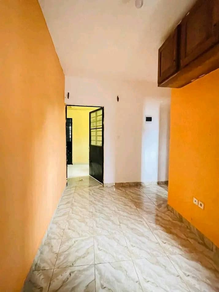 Studio to rent - Douala, Logpom, logpom - 45 000 FCFA / month
