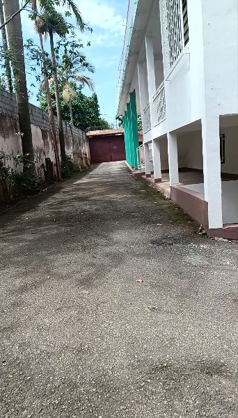 Office to rent at Yaoundé, Bastos, Bastos - 1000 m2 - 40 000 000 FCFA