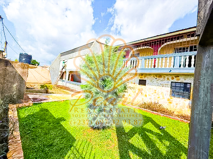 House (Duplex) to rent - Yaoundé, Ngousso, Hôpital Général - 1 living room(s), 7 bedroom(s), 6 bathroom(s) - 500 000 FCFA / month