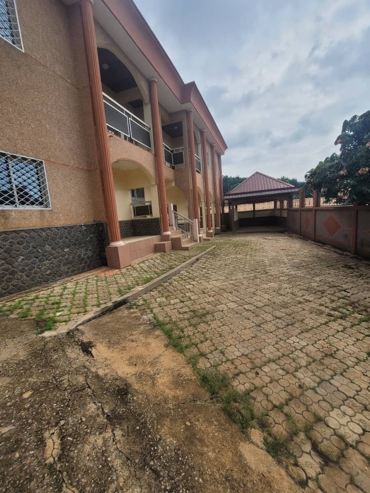 House (Duplex) for sale - Yaoundé, Odza, Terminus - 4 living room(s), 9 bedroom(s), 8 bathroom(s) - 165 000 000 FCFA / month