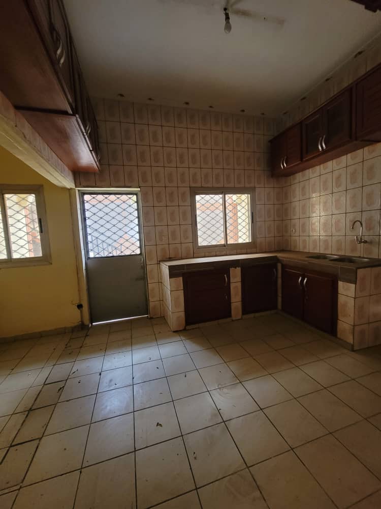 House (Duplex) for sale - Yaoundé, Odza, Terminus - 4 living room(s), 9 bedroom(s), 8 bathroom(s) - 165 000 000 FCFA / month