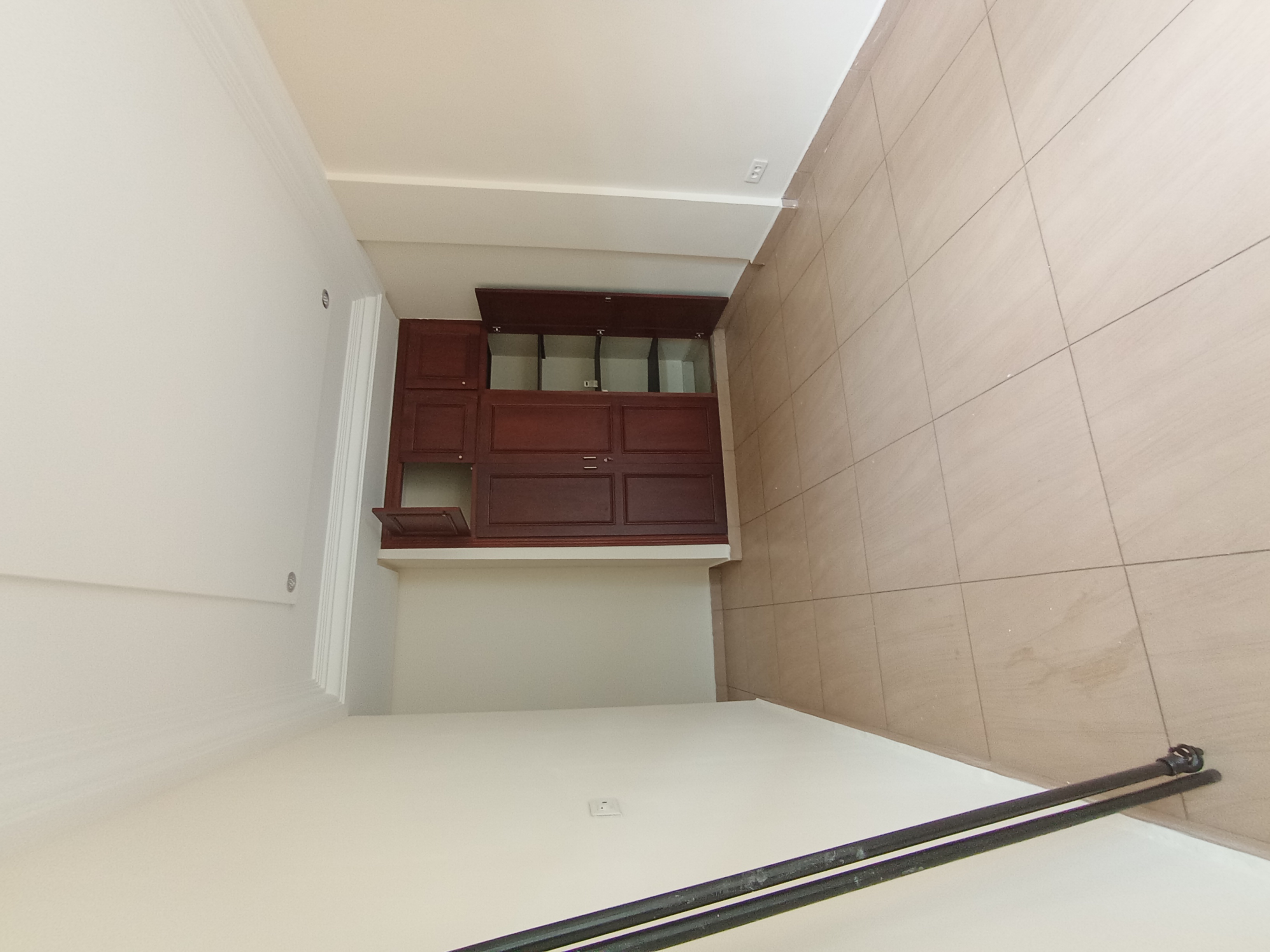 Appartement à louer - Yaoundé, Bastos, Bastos centre avec ascenseur et salle de sport - 1 salon(s), 2 chambre(s), 3 salle(s) de bains - 750 000 FCFA / mois