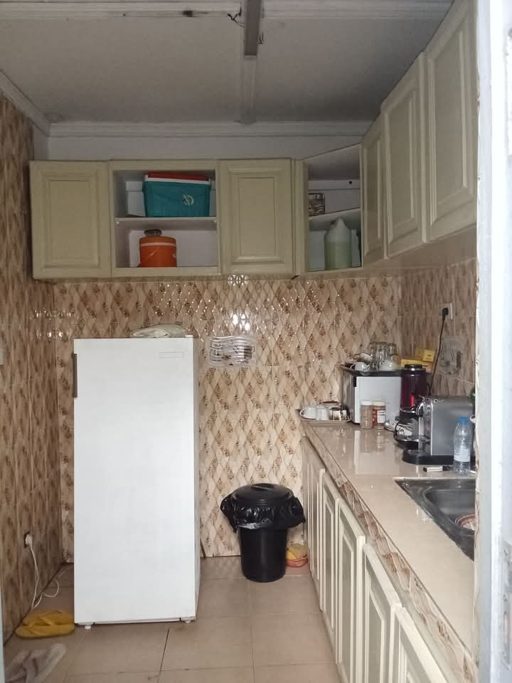 House (Villa) to rent - Douala, Bonapriso, Rue koloko - 1 living room(s), 3 bedroom(s), 2 bathroom(s) - 500 000 FCFA / month