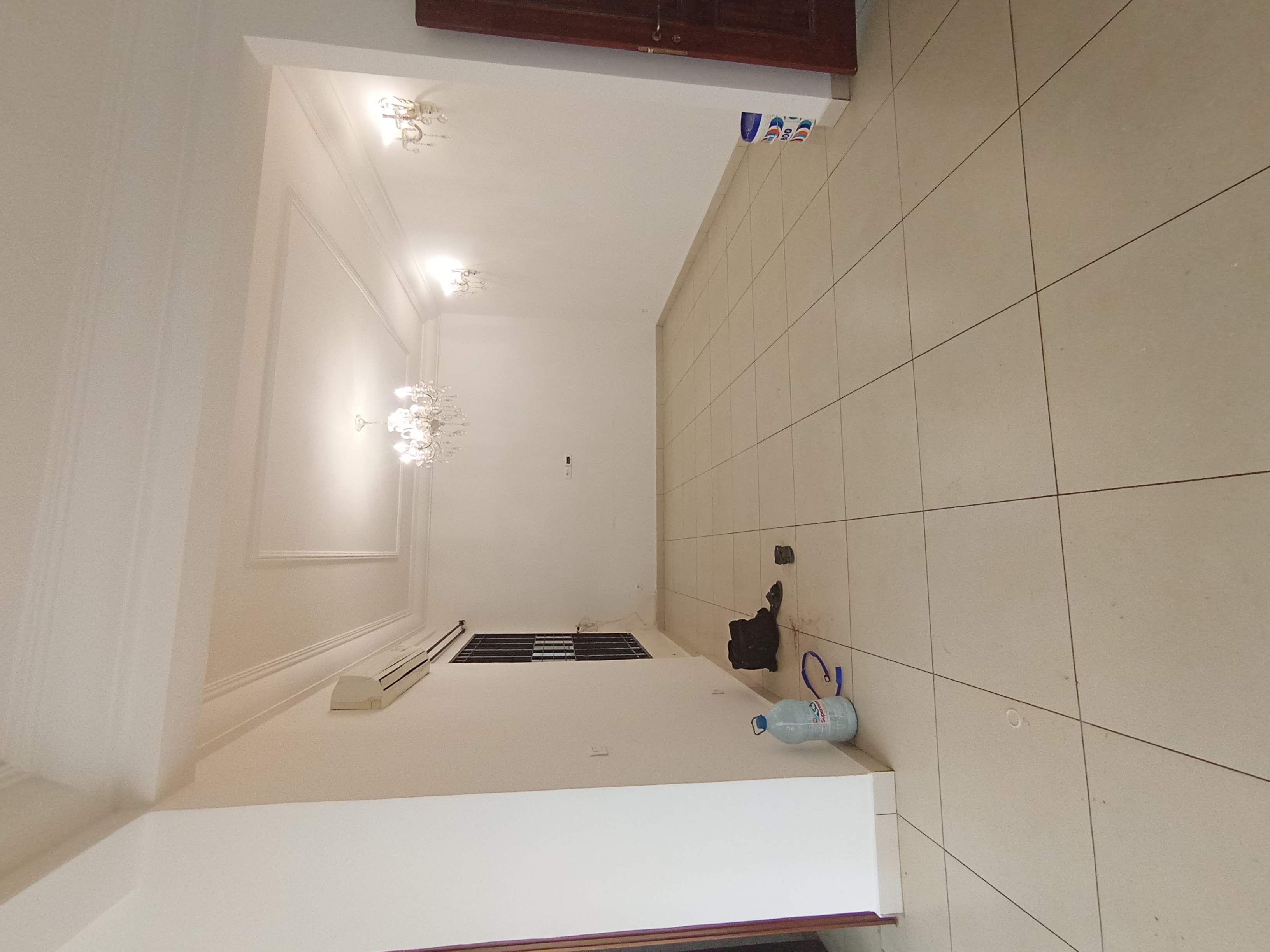 Apartment to rent - Yaoundé, Bastos, Bastos centre - 1 living room(s), 2 bedroom(s), 3 bathroom(s) - 750 000 FCFA / month