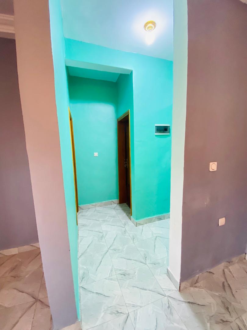 Apartment to rent - Douala, Logbessou I, logbessou - 1 living room(s), 2 bedroom(s), 1 bathroom(s) - 100 000 FCFA / month
