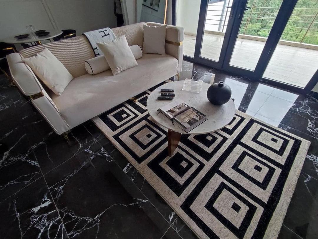 Apartment to rent - Yaoundé, Bastos, Centre Ville - 1 living room(s), 2 bedroom(s), 2 bathroom(s) - 1 800 000 FCFA / month