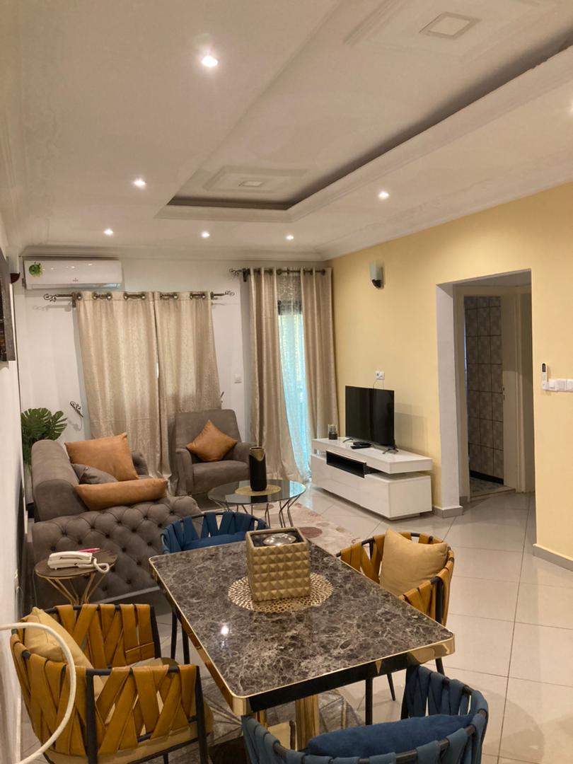 Apartment to rent - Yaoundé, Bastos, Centre Ville - 1 living room(s), 2 bedroom(s), 2 bathroom(s) - 1 200 000 FCFA / month