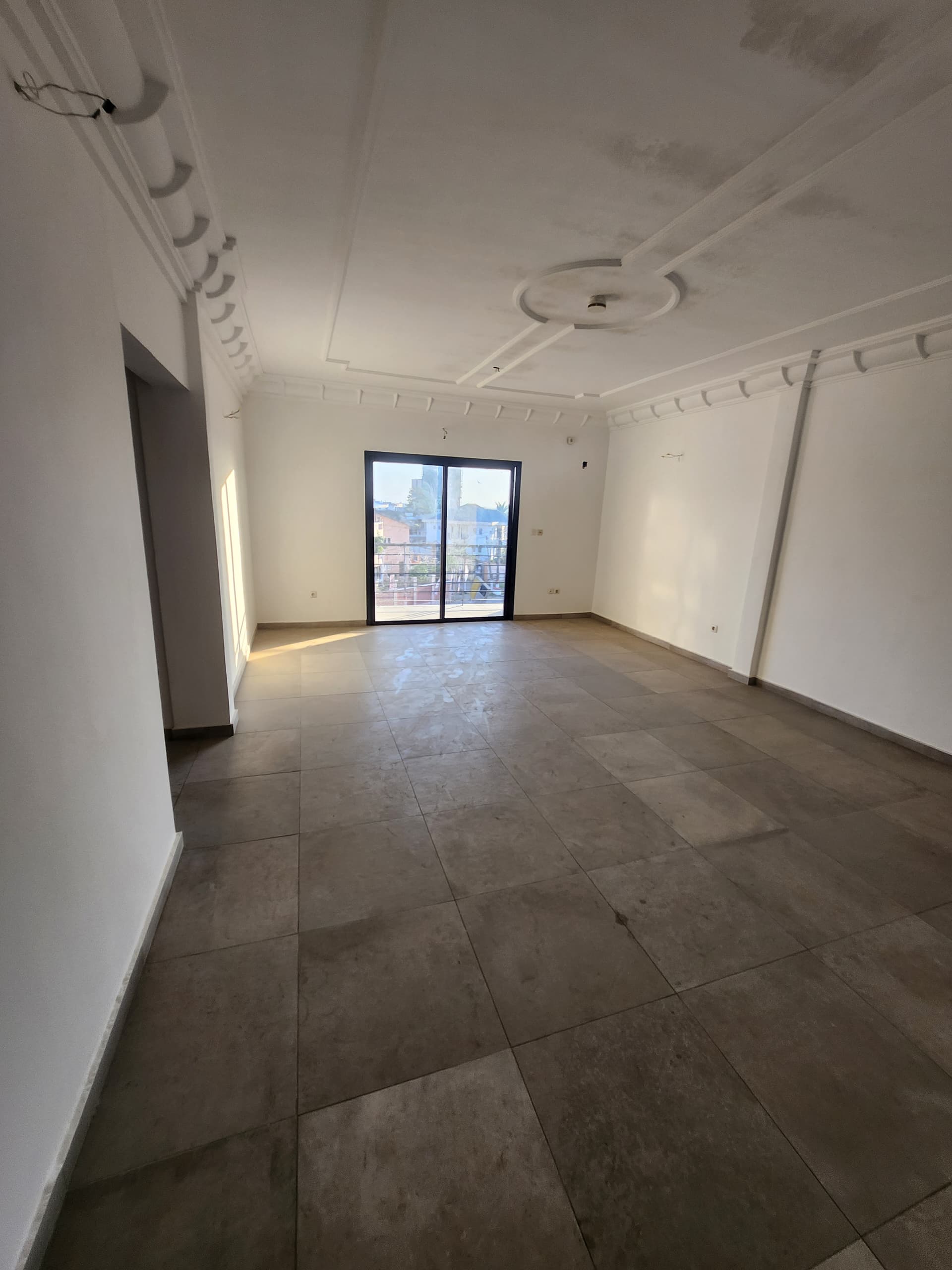 Apartment to rent - Douala, Makepe, H - 1 living room(s), 2 bedroom(s), 2 bathroom(s) - 250 000 FCFA / month