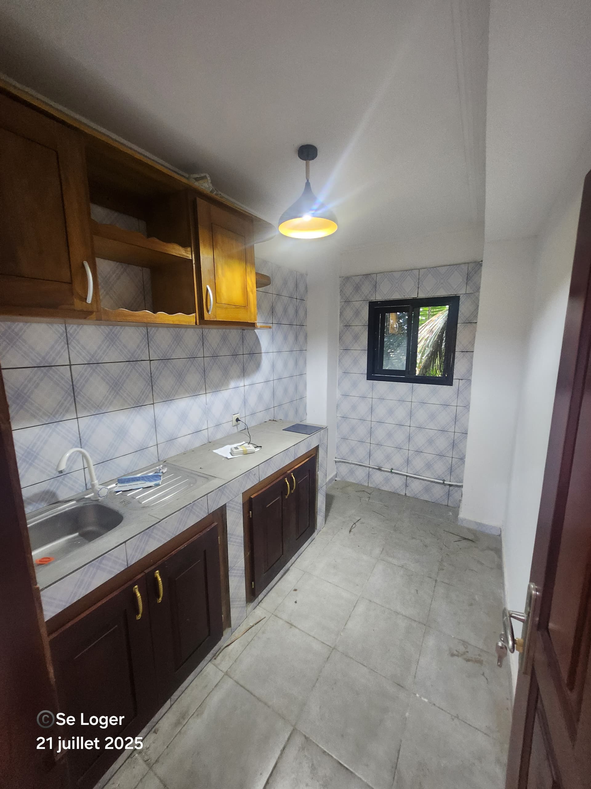 Apartment to rent - Douala, Bonapriso, Clinique de l'aéroport - 1 living room(s), 1 bedroom(s), 1 bathroom(s) - 200 000 FCFA / month