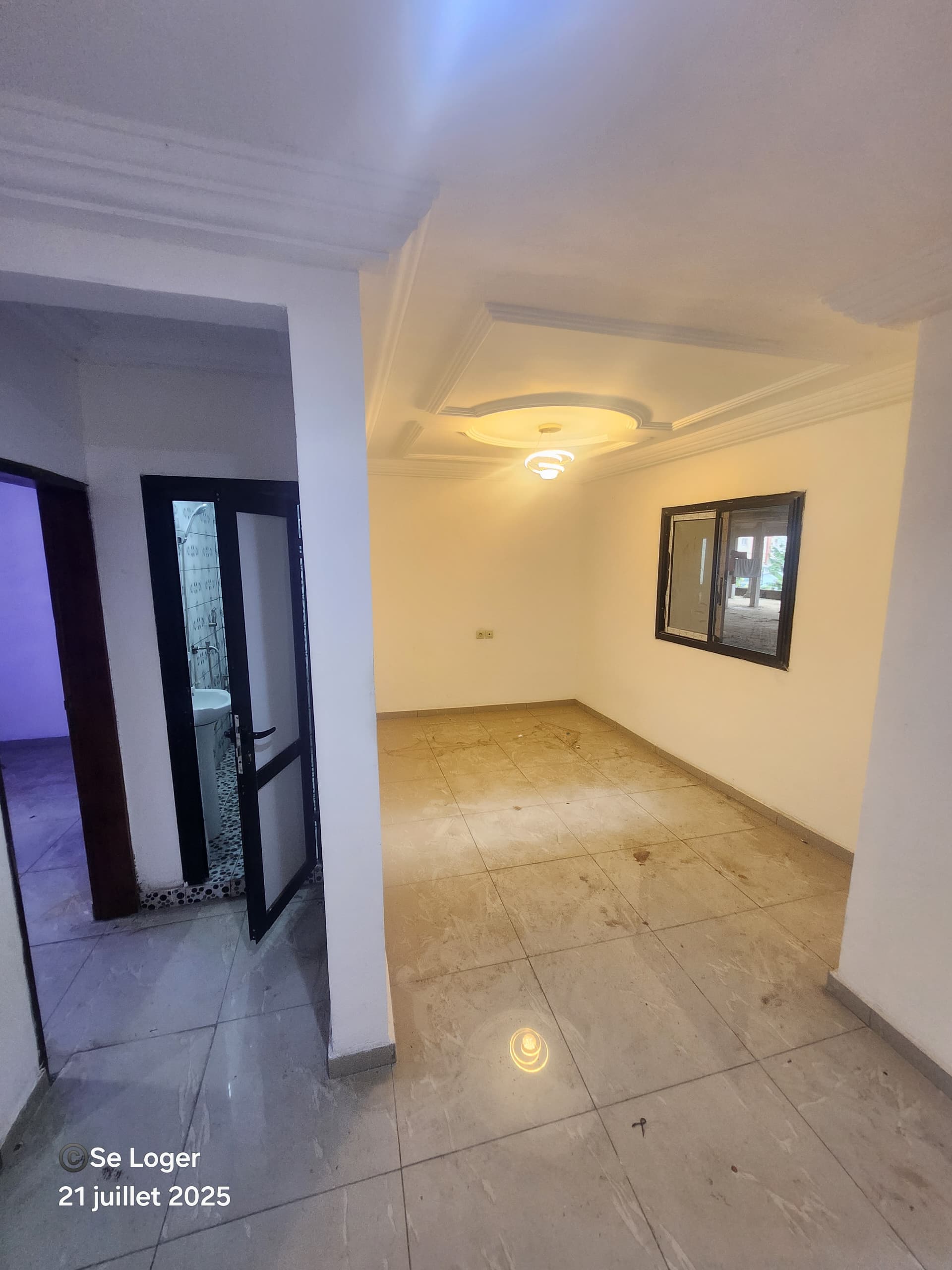 Apartment to rent - Douala, Bonapriso, Clinique de l'aéroport - 1 living room(s), 1 bedroom(s), 1 bathroom(s) - 200 000 FCFA / month