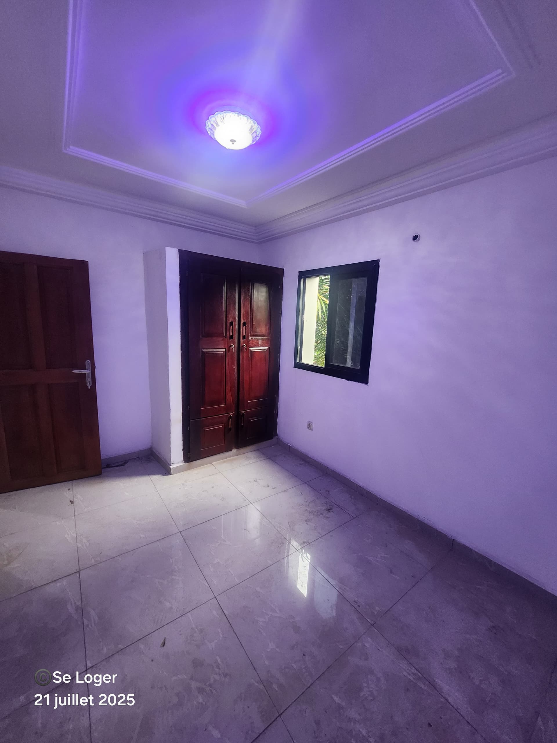 Apartment to rent - Douala, Bonapriso, Clinique de l'aéroport - 1 living room(s), 1 bedroom(s), 1 bathroom(s) - 200 000 FCFA / month