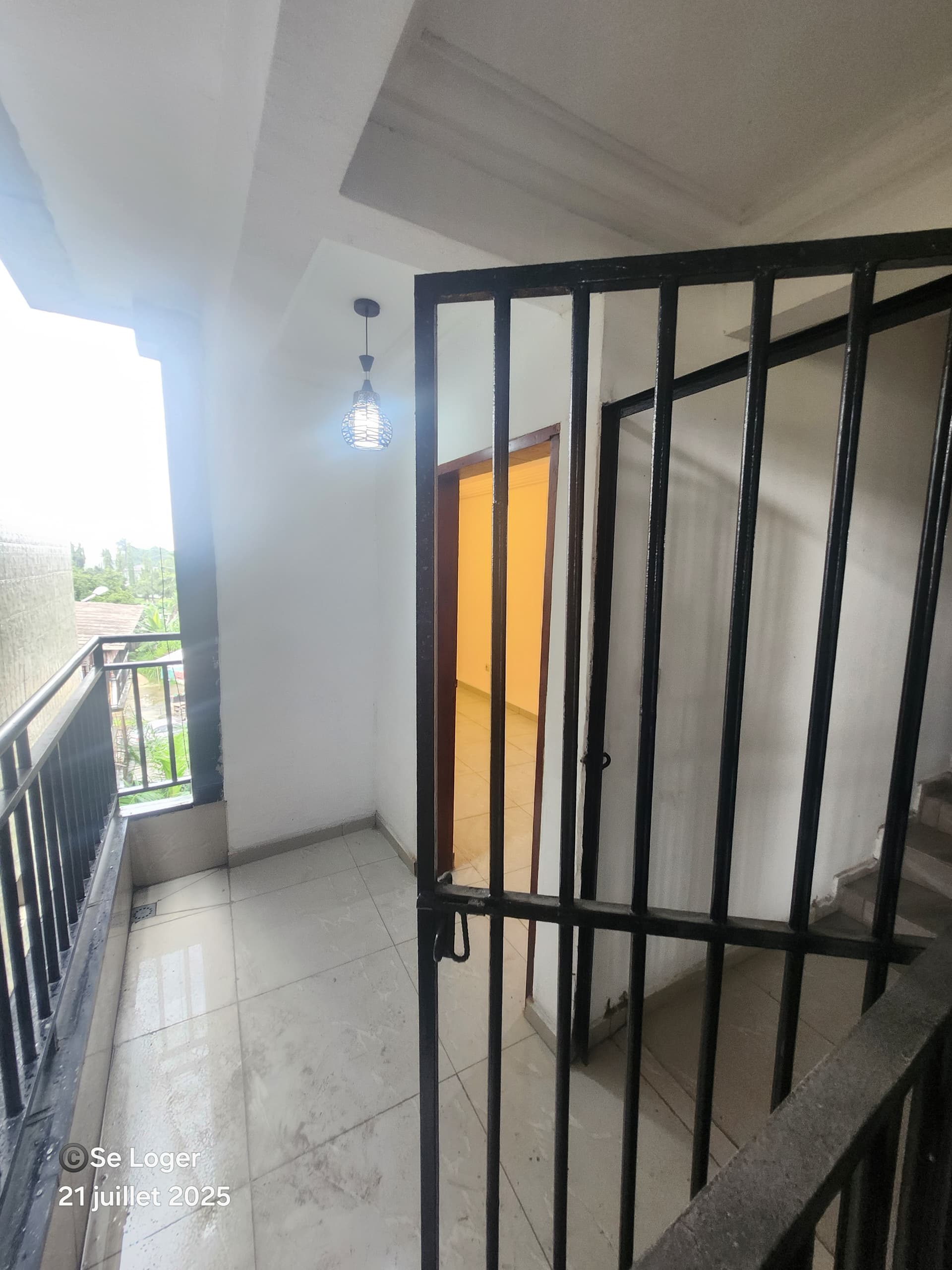 Apartment to rent - Douala, Bonapriso, Clinique de l'aéroport - 1 living room(s), 1 bedroom(s), 1 bathroom(s) - 200 000 FCFA / month