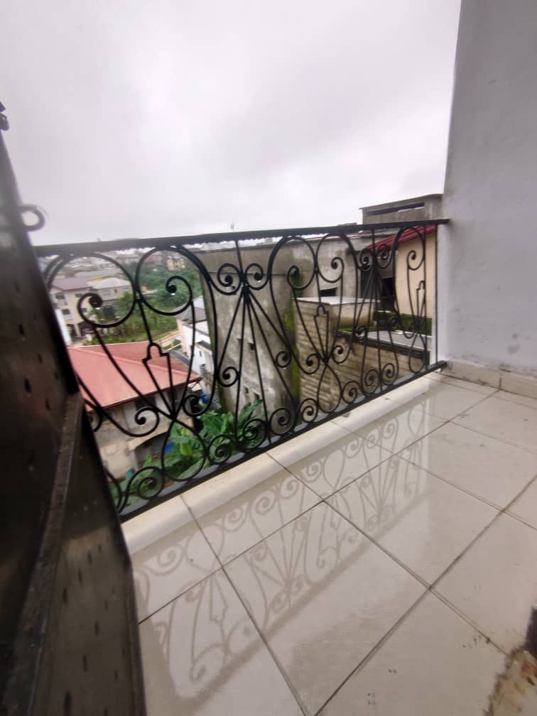 Apartment to rent - Douala, Logpom, logpom - 1 living room(s), 2 bedroom(s), 1 bathroom(s) - 90 000 FCFA / month