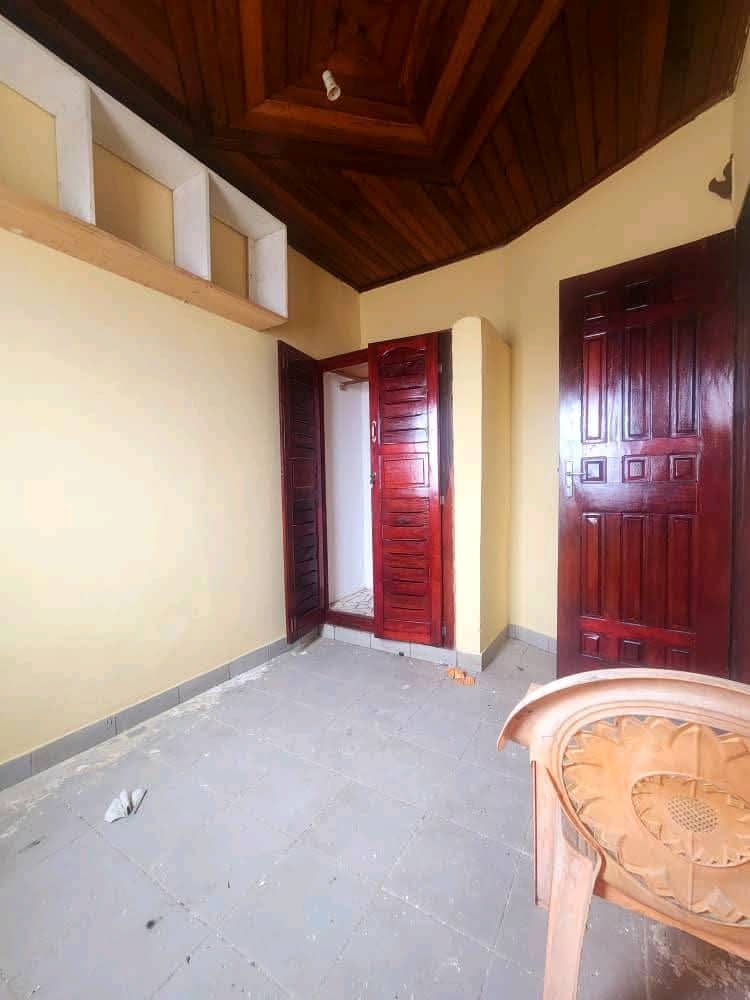 Apartment to rent - Douala, Logpom, bassong - 1 living room(s), 2 bedroom(s), 1 bathroom(s) - 90 000 FCFA / month