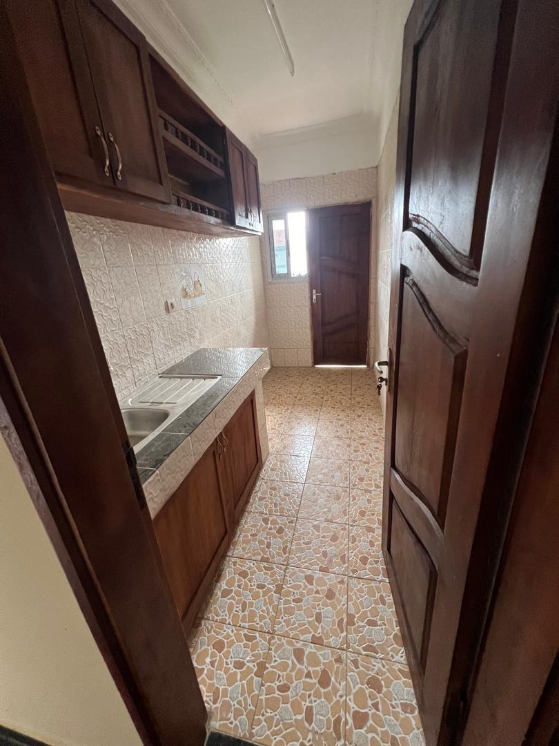 Apartment to rent - Douala, Logpom, logpom - 1 living room(s), 1 bedroom(s), 1 bathroom(s) - 120 000 FCFA / month