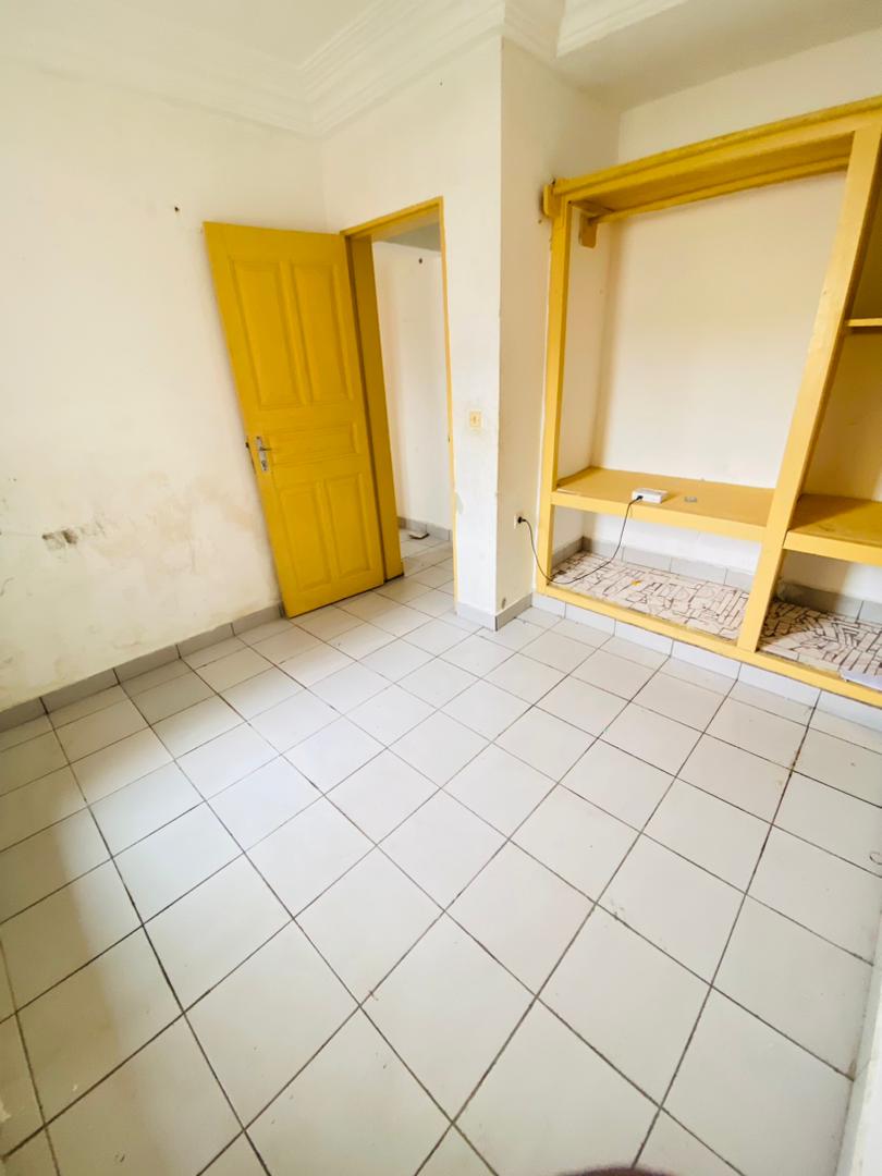 Apartment to rent - Douala, Logpom, bassong - 1 living room(s), 1 bedroom(s), 1 bathroom(s) - 65 000 FCFA / month