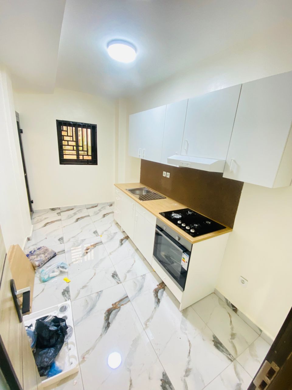 Apartment to rent - Douala, Kotto, Koto - 1 living room(s), 2 bedroom(s), 3 bathroom(s) - 400 000 FCFA / month