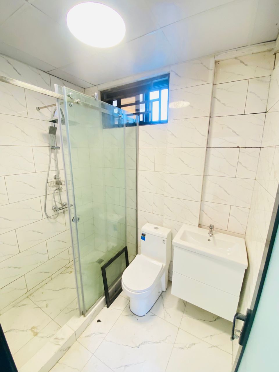 Apartment to rent - Douala, Kotto, Koto - 1 living room(s), 2 bedroom(s), 3 bathroom(s) - 400 000 FCFA / month
