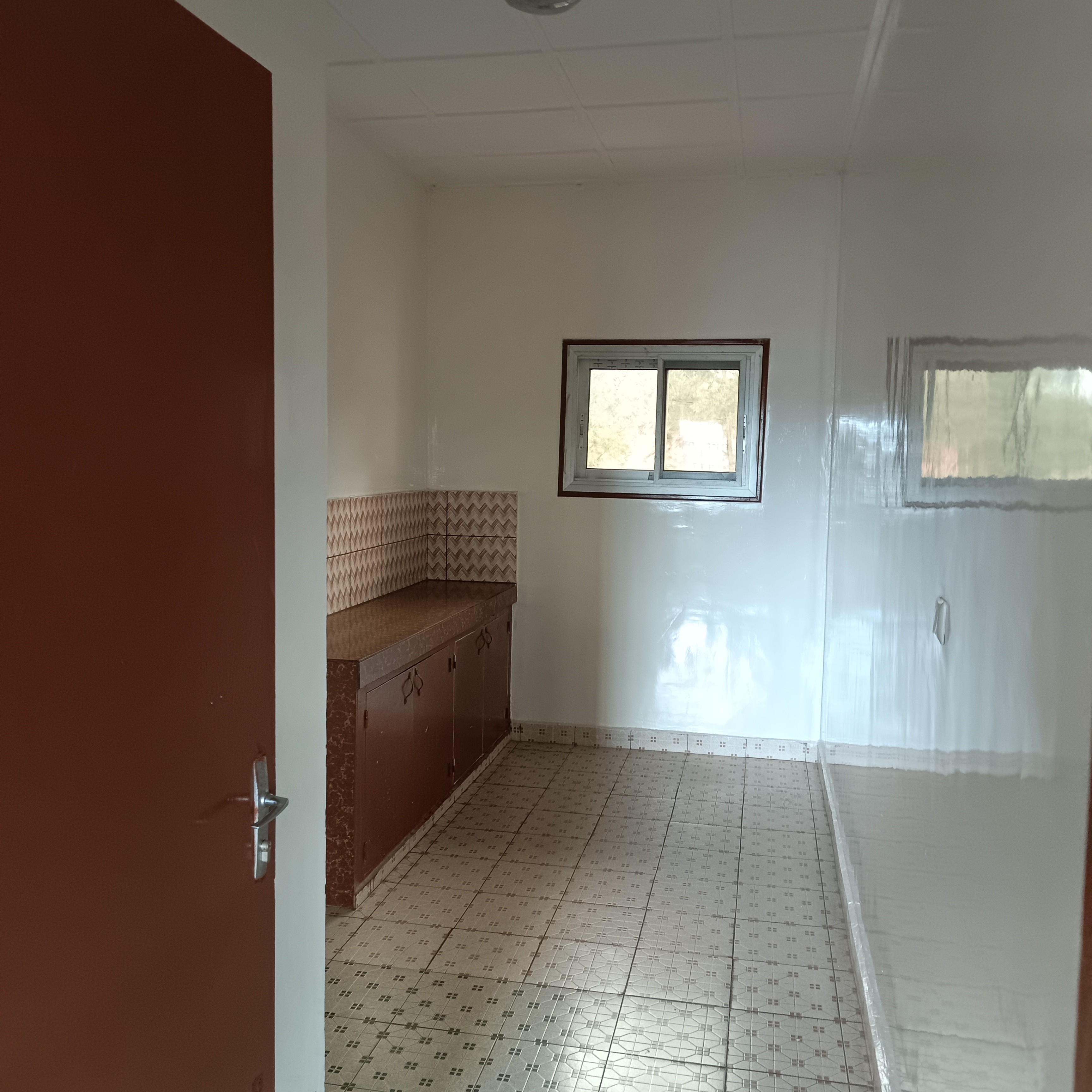 Bureau à louer à Yaoundé, Bastos, Bastos - 200 m2 - 5 000 000 FCFA