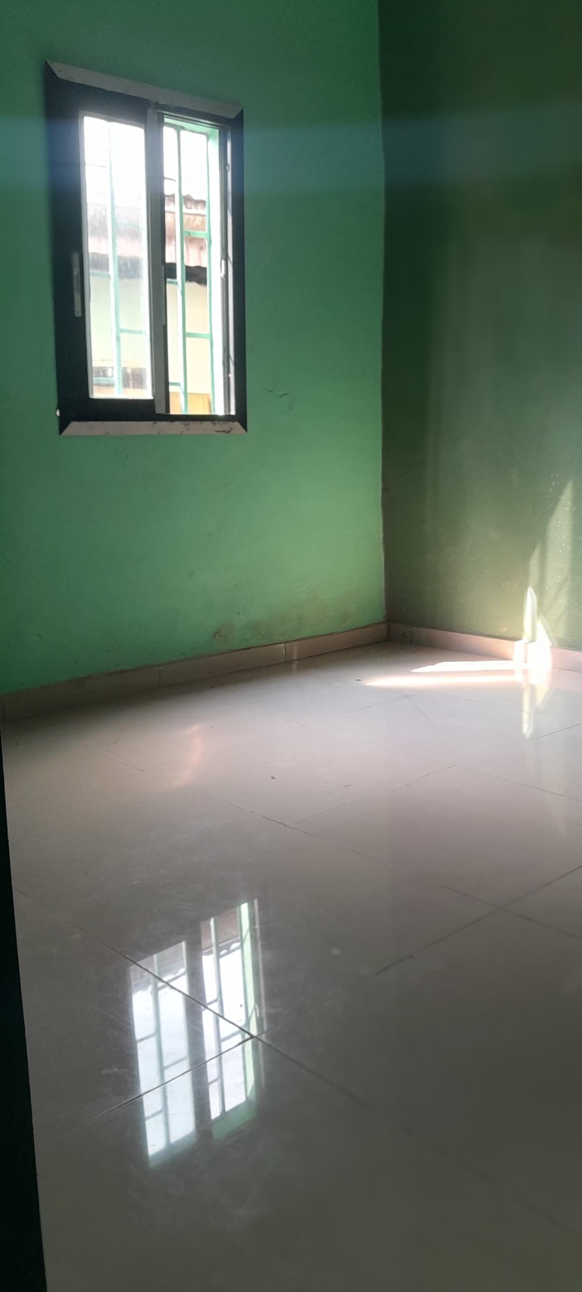 Studio to rent - Douala, Bonamoussadi, garage bonangang - 30 000 FCFA / month