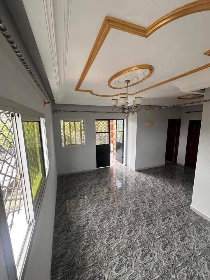 Apartment to rent - Douala, Logbaba, Logbaba Jardin - 1 living room(s), 2 bedroom(s), 1 bathroom(s) - 120 000 FCFA / month