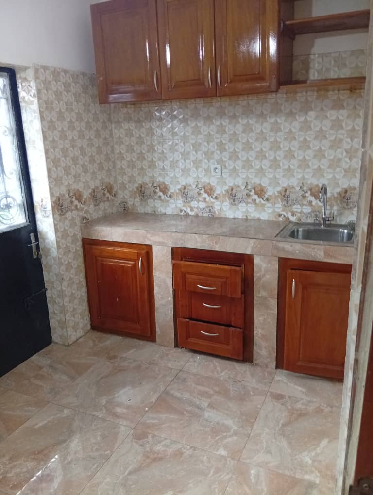 Apartment to rent - Douala, Logbessou I, Stade djor - 1 living room(s), 2 bedroom(s), 2 bathroom(s) - 160 000 FCFA / month