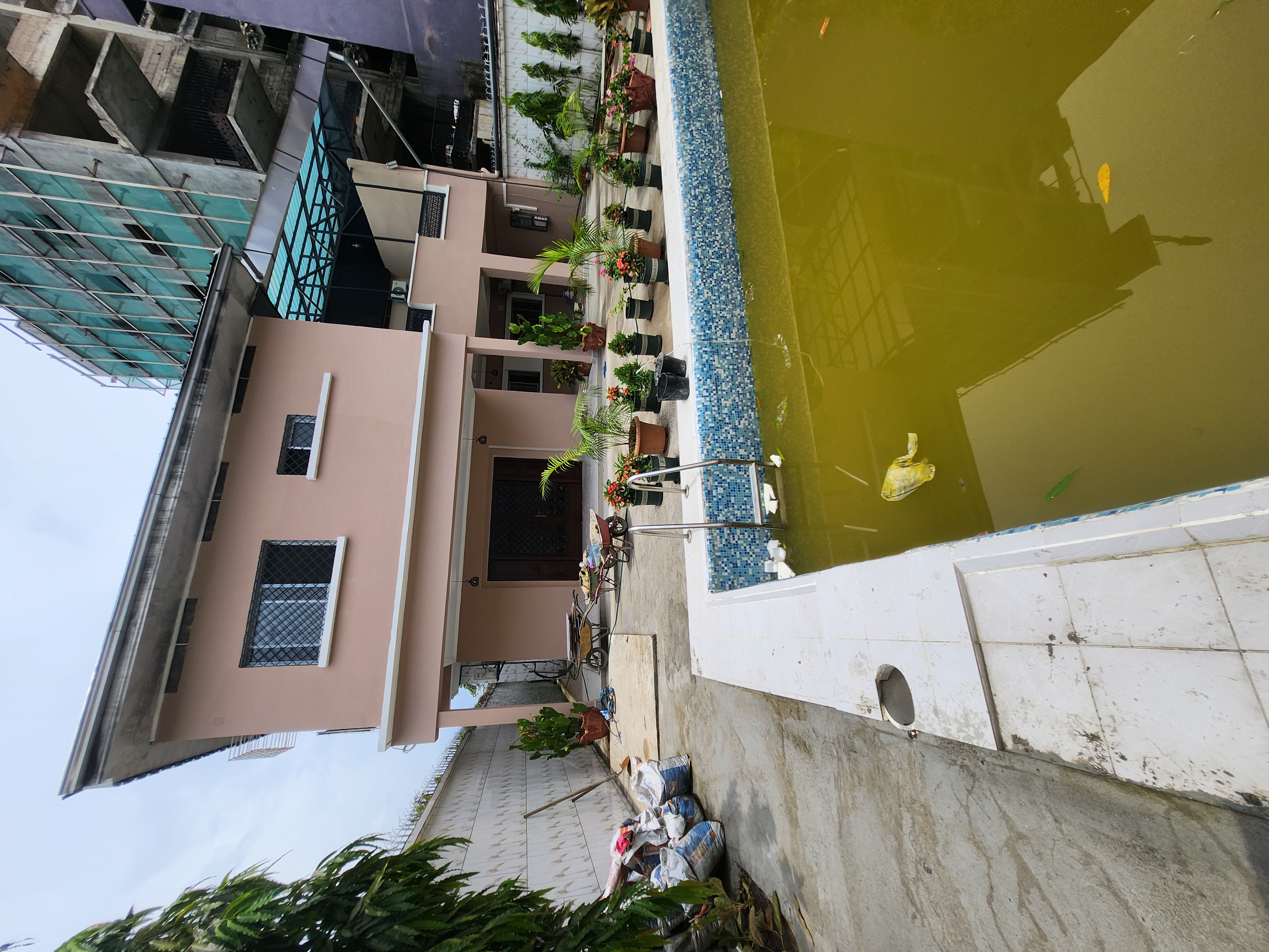 House (Villa) to rent - Douala, Bonapriso, Hydrocarbures - 1 living room(s), 4 bedroom(s), 3 bathroom(s) - 2 500 000 FCFA / month