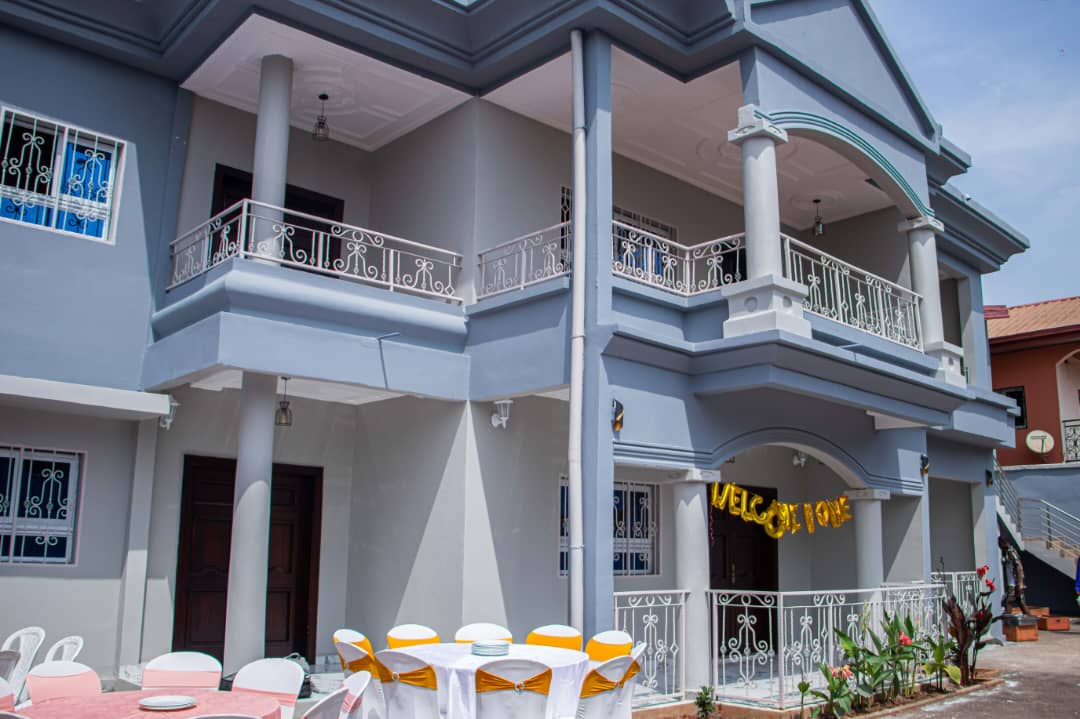 House (Duplex) for sale - Yaoundé, Odza, Minkan - 4 living room(s), 5 bedroom(s), 7 bathroom(s) - 350 000 000 FCFA / month
