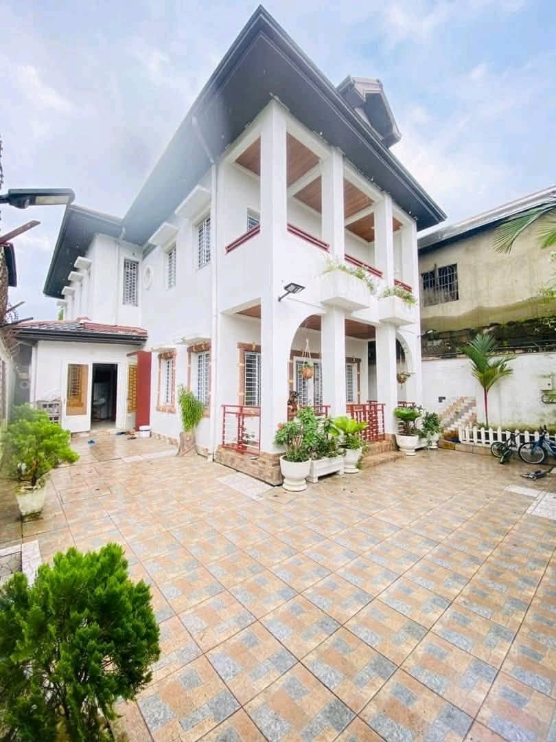 House (Villa) to rent - Douala, Bonamoussadi, Denver - 1 living room(s), 4 bedroom(s), 3 bathroom(s) - 1 000 000 FCFA / month