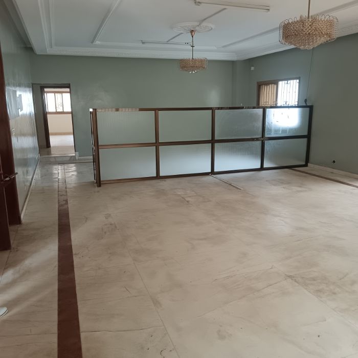 Office to rent at Yaoundé, Bastos, Golf - 1000 m2 - 4 500 000 FCFA
