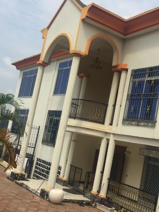 Office to rent at Yaoundé, Bastos, Bastos - 700 m2 - 4 000 000 FCFA