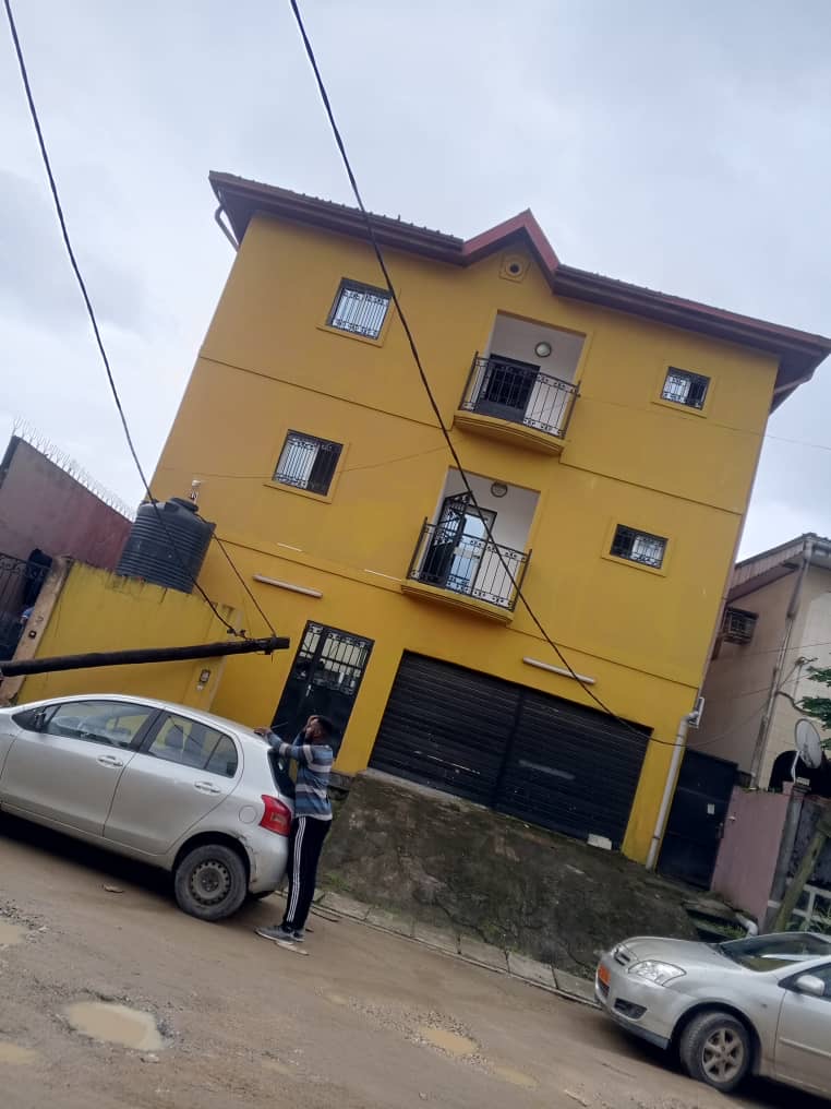 House (Villa) for sale - Douala, Bonamoussadi, Ippb - 1 living room(s), 3 bedroom(s), 2 bathroom(s) - 400 000 000 FCFA / month
