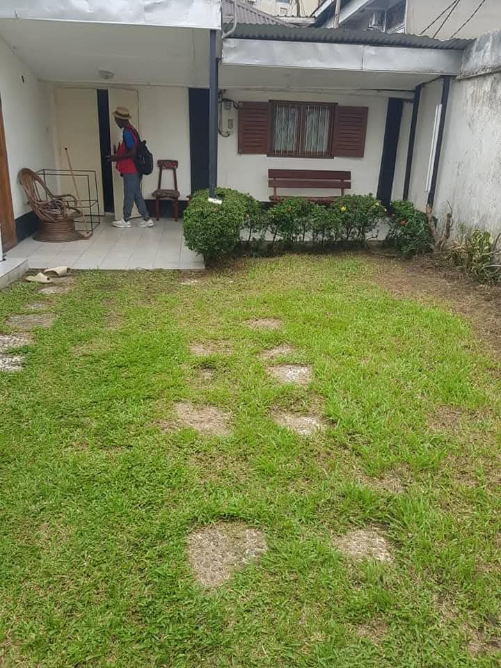 House (Wayside home) to rent - Douala, Bali, Mini villa à louer à Bali, Douala - 1 living room(s), 2 bedroom(s), 1 bathroom(s) - 350 000 FCFA / month