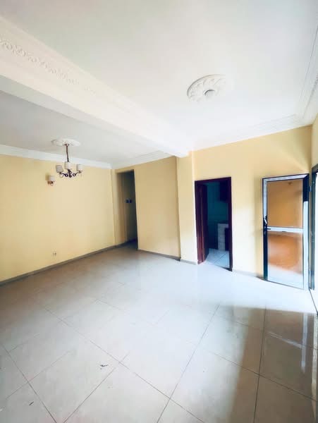 Appartement à louer - Yaoundé, Bastos, Carrefour - 1 salon(s), 1 chambre(s), 1 salle(s) de bains - 200 000 FCFA / mois
