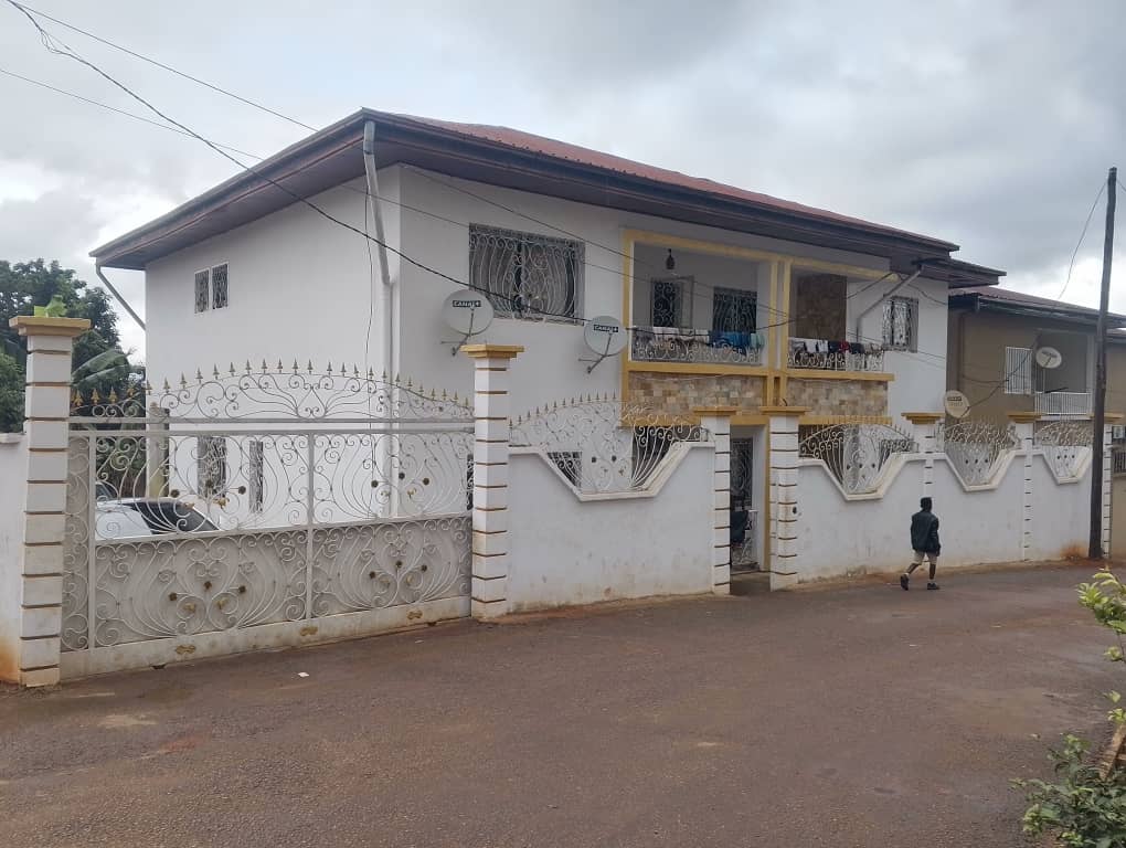 House (Duplex) for sale - Yaoundé, Odza, Happy - 2 living room(s), 6 bedroom(s), 5 bathroom(s) - 100 000 000 FCFA / month